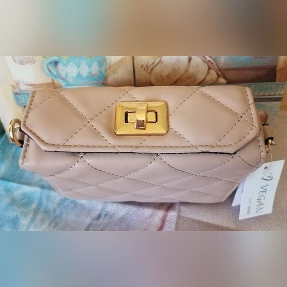 NWT Turn Lock ♡ Vegan Shoulder Bag - Picture 4 of 13